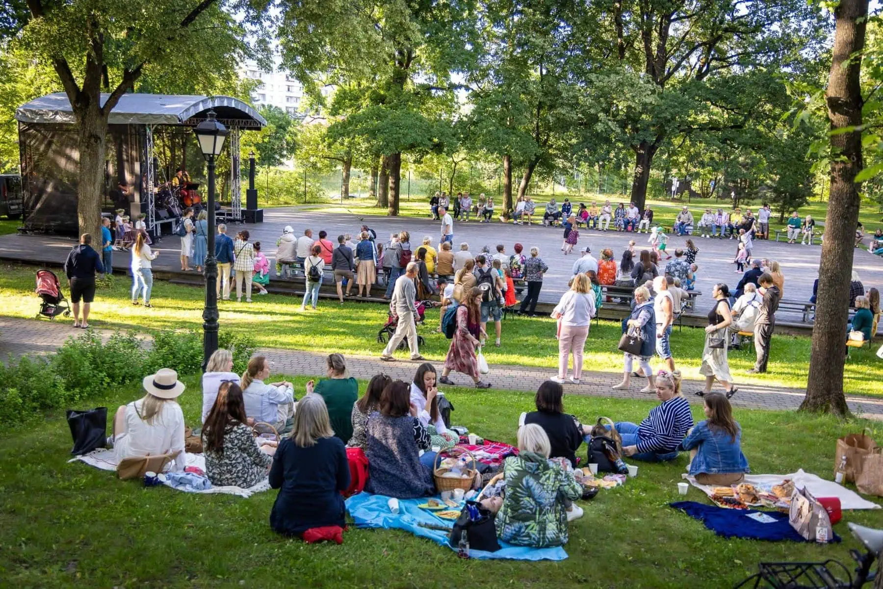 Brīvdabas koncertsezona Kultūras pils "Ziemeļblāzma" parkā